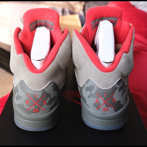 Jordan Retro dark stucco